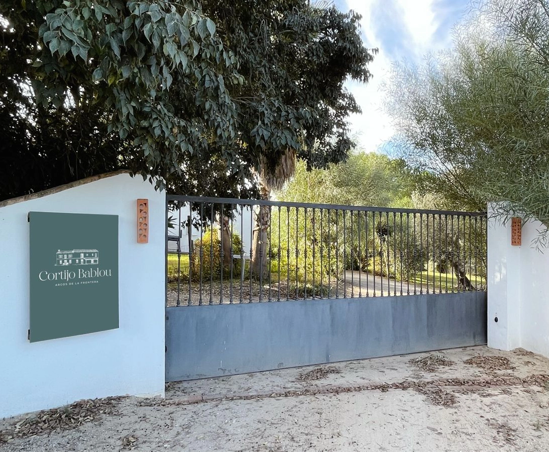 Entrada al Cortijo Bablou